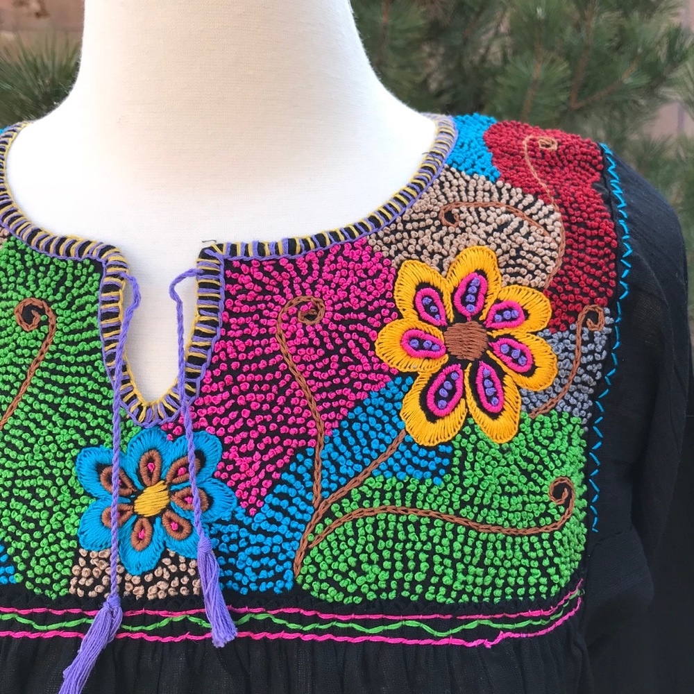 Mexican Hand Embroidered Blouse Bohemian style - Picture 4 of 4